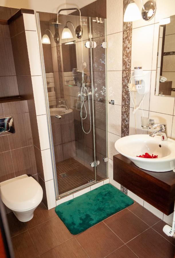Apartamenty Siedem Komnat Siedmiu Mistrzów Thorn Exterior foto