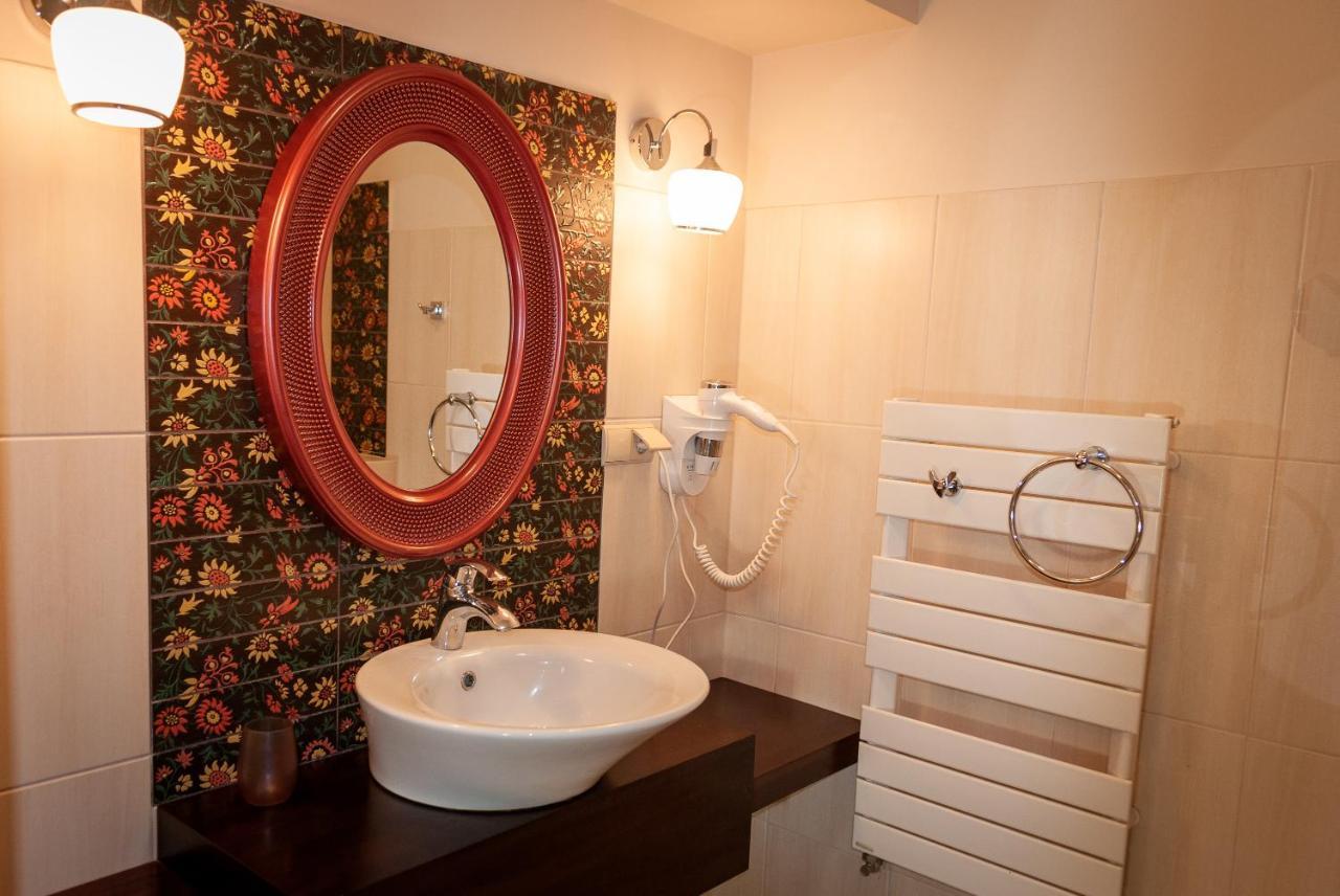 Apartamenty Siedem Komnat Siedmiu Mistrzów Thorn Exterior foto