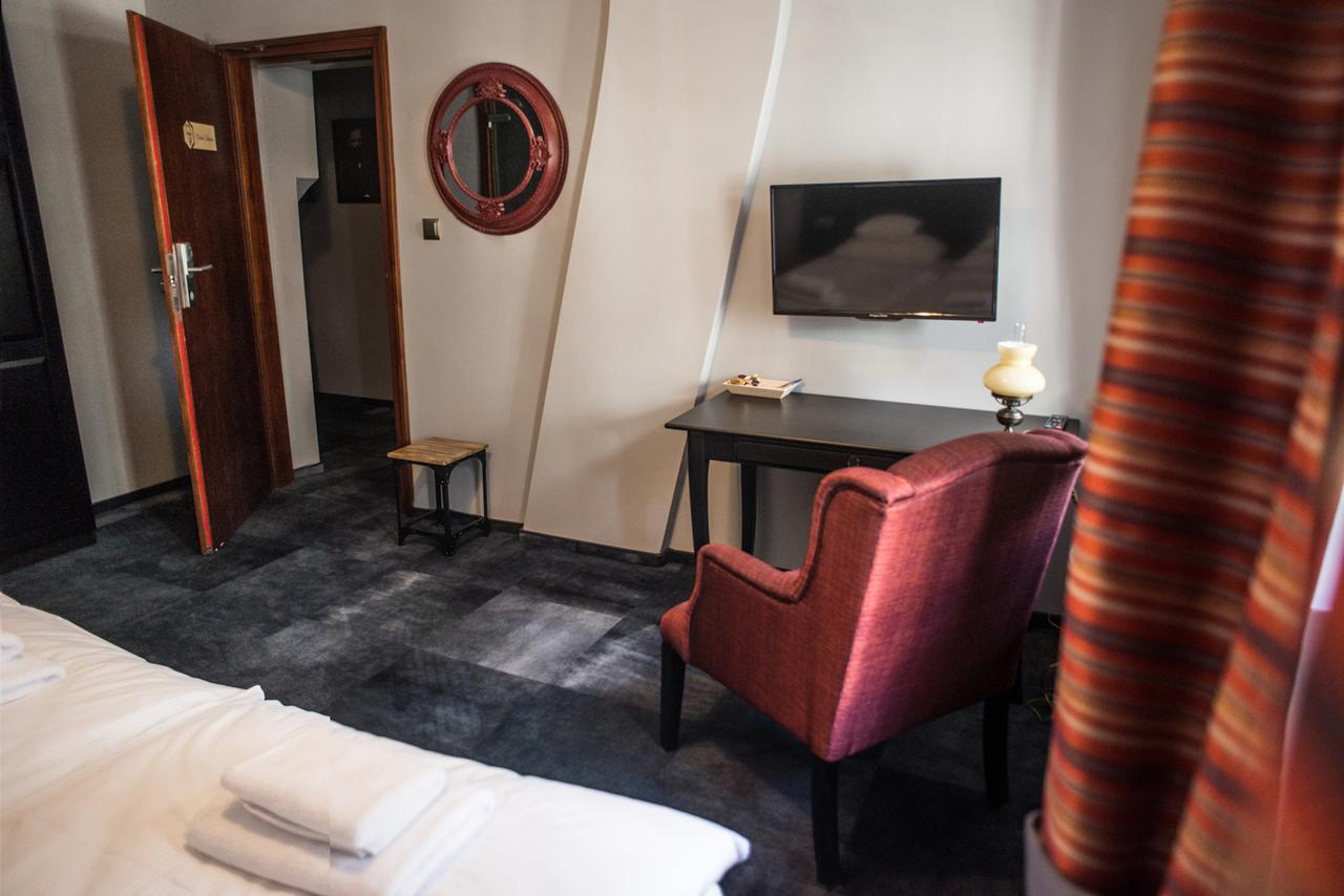 Apartamenty Siedem Komnat Siedmiu Mistrzów Thorn Exterior foto