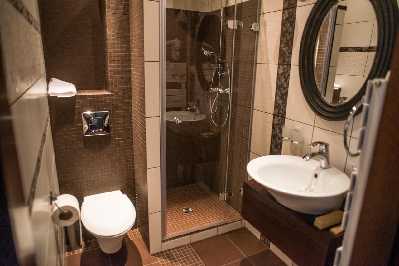 Apartamenty Siedem Komnat Siedmiu Mistrzów Thorn Exterior foto
