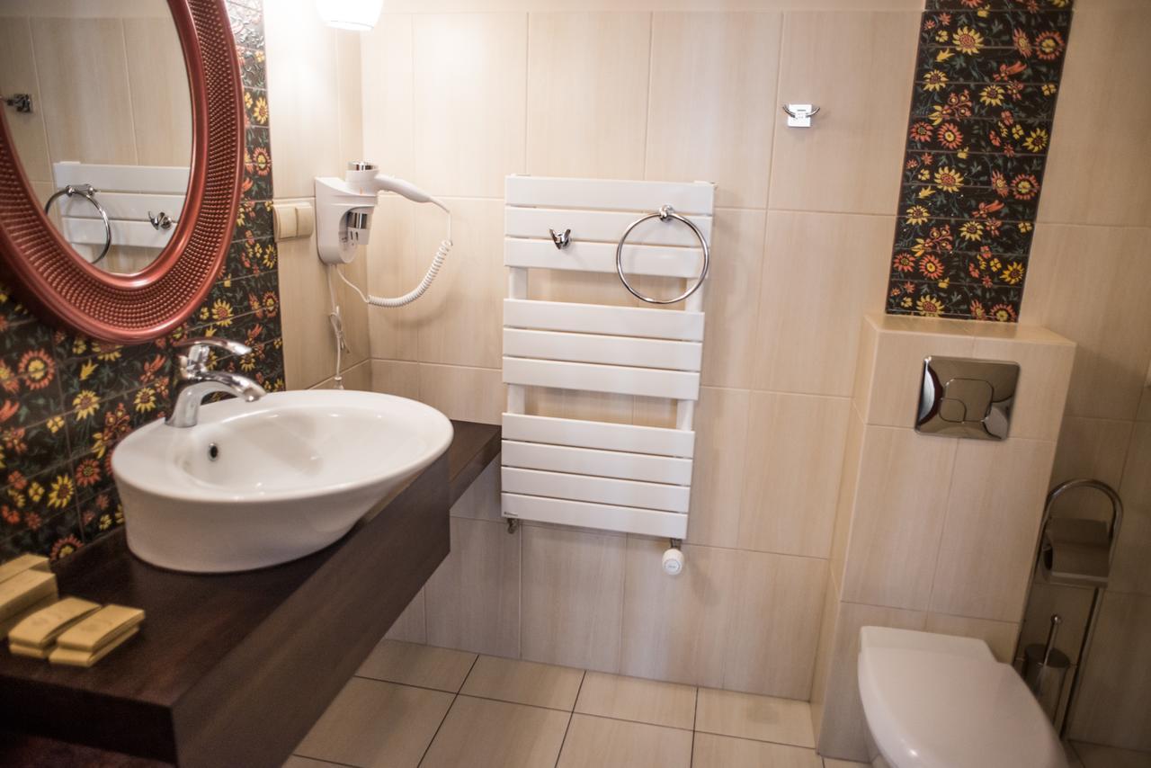 Apartamenty Siedem Komnat Siedmiu Mistrzów Thorn Exterior foto