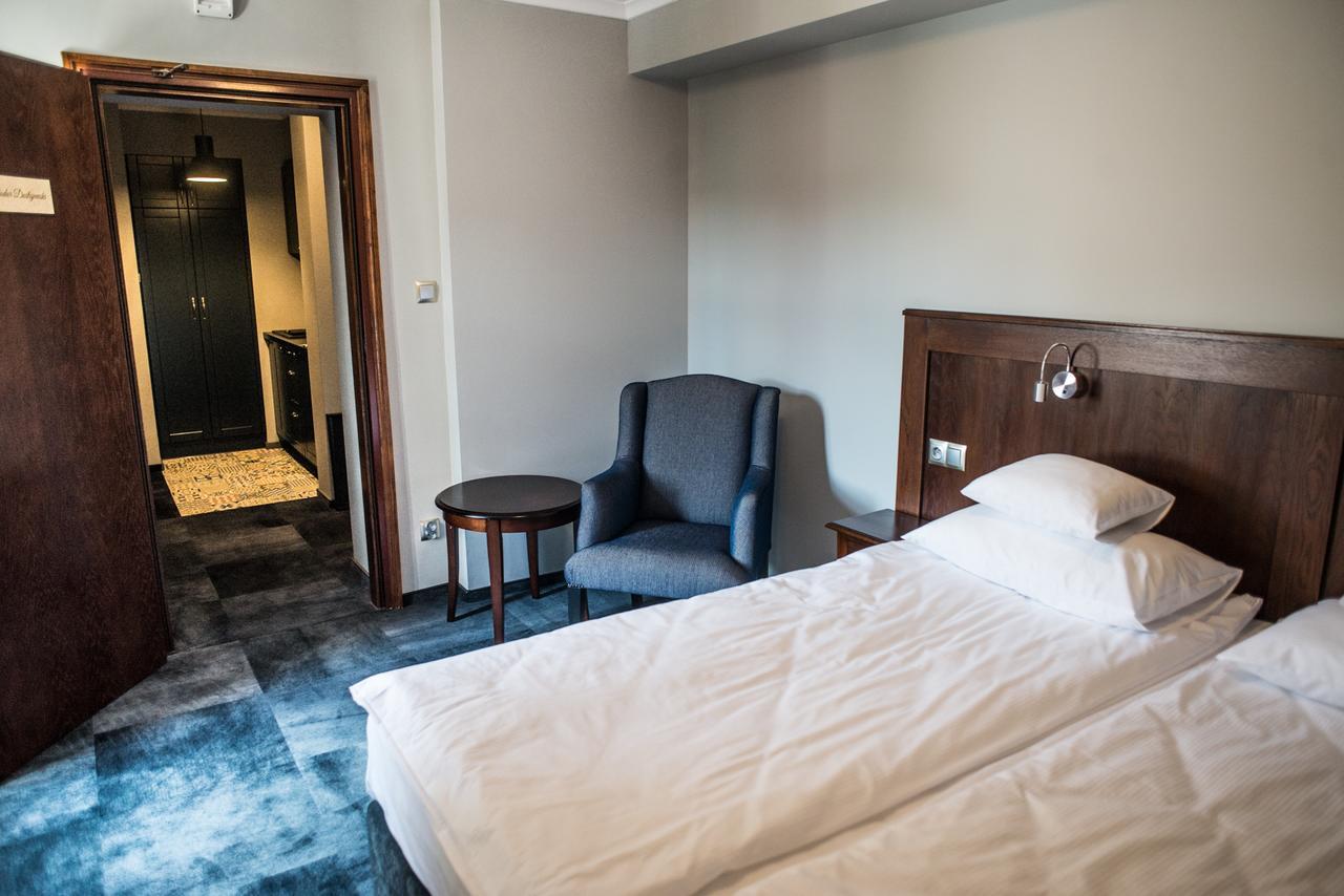 Apartamenty Siedem Komnat Siedmiu Mistrzów Thorn Exterior foto