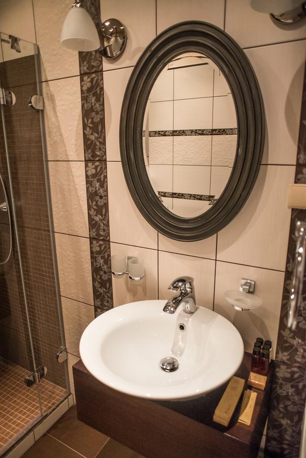 Apartamenty Siedem Komnat Siedmiu Mistrzów Thorn Exterior foto