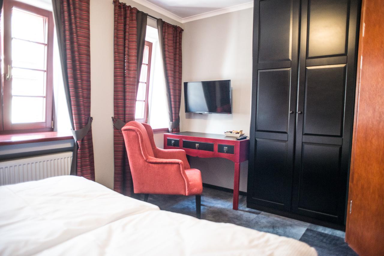Apartamenty Siedem Komnat Siedmiu Mistrzów Thorn Exterior foto