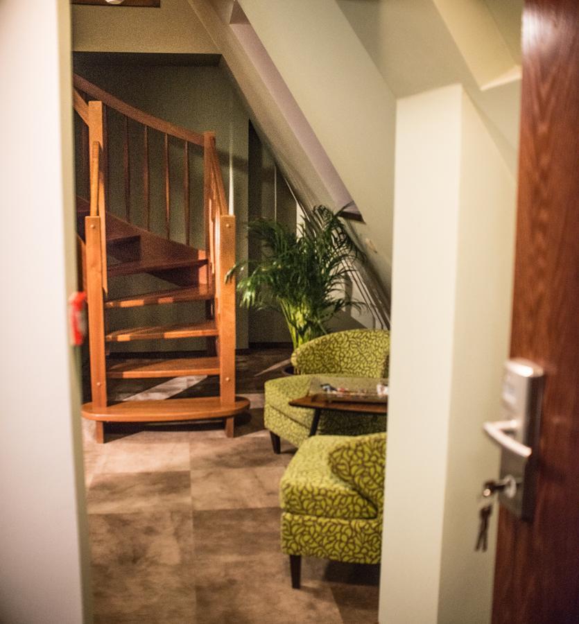 Apartamenty Siedem Komnat Siedmiu Mistrzów Thorn Exterior foto
